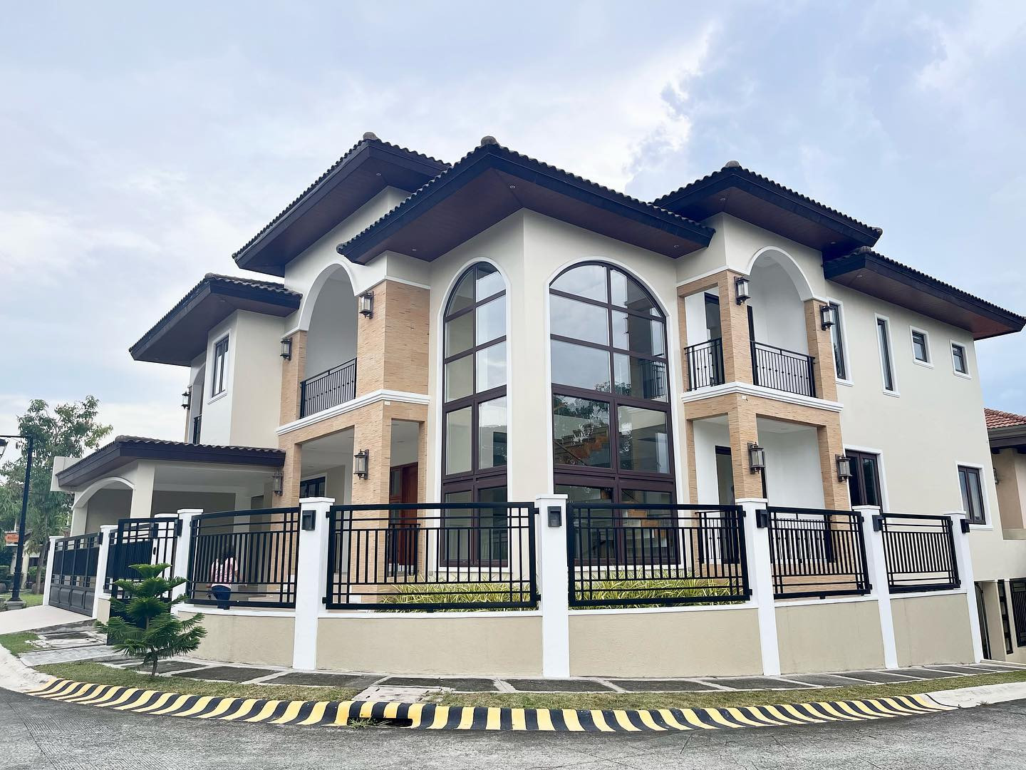 Brand New House at Portofino Alabang photo 2