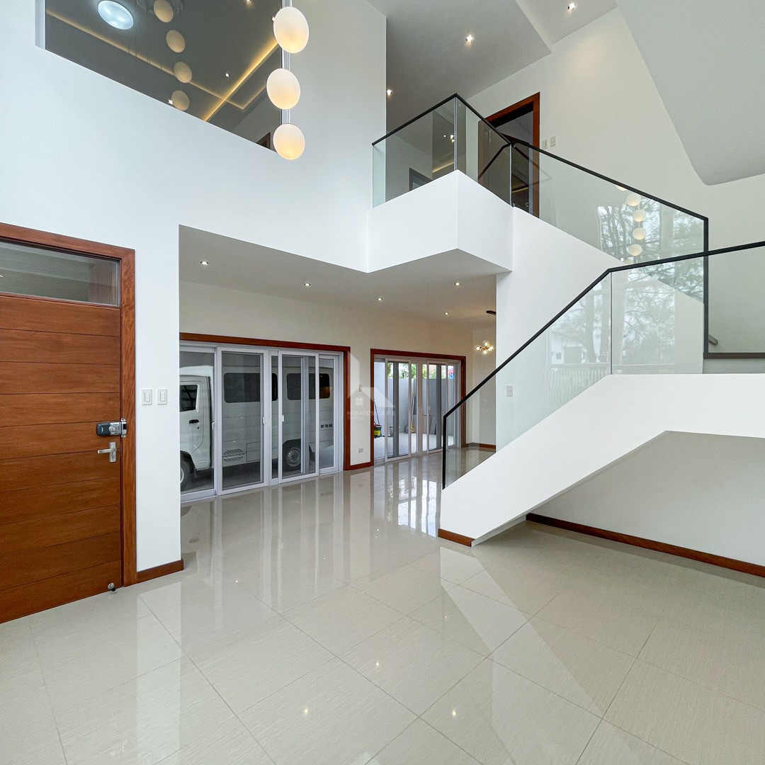 Warm and Cozy Modern Minimalist House and Lot For Sale photo 3