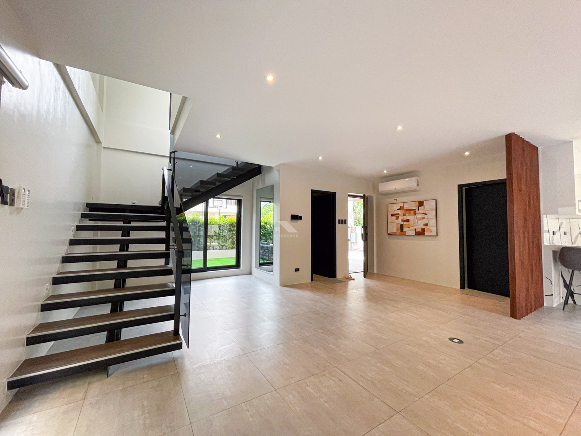 : Breathtaking Modern Home in The Orchard Residential photo 5