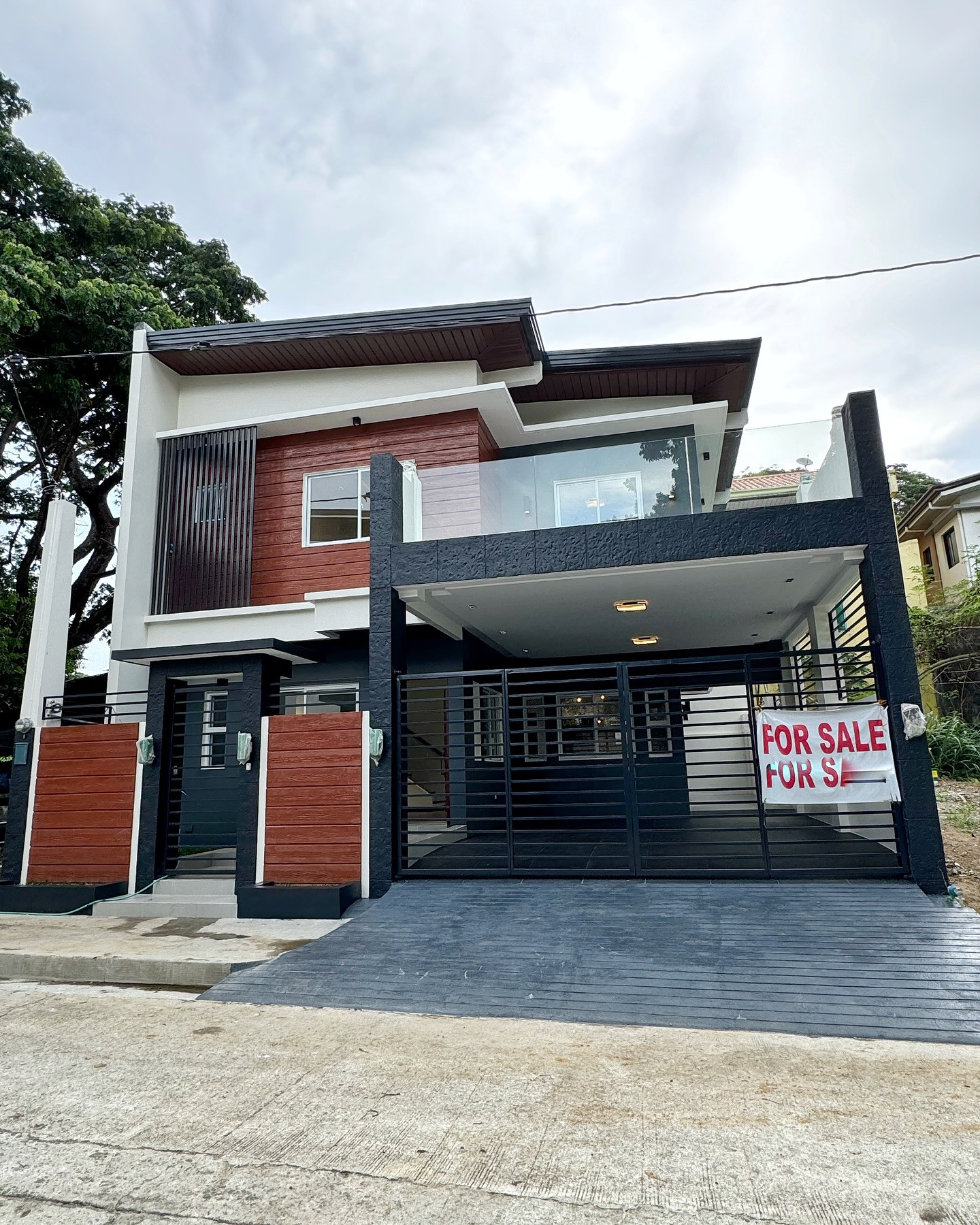 Brand New Modern Contemporary House for Sale photo 1