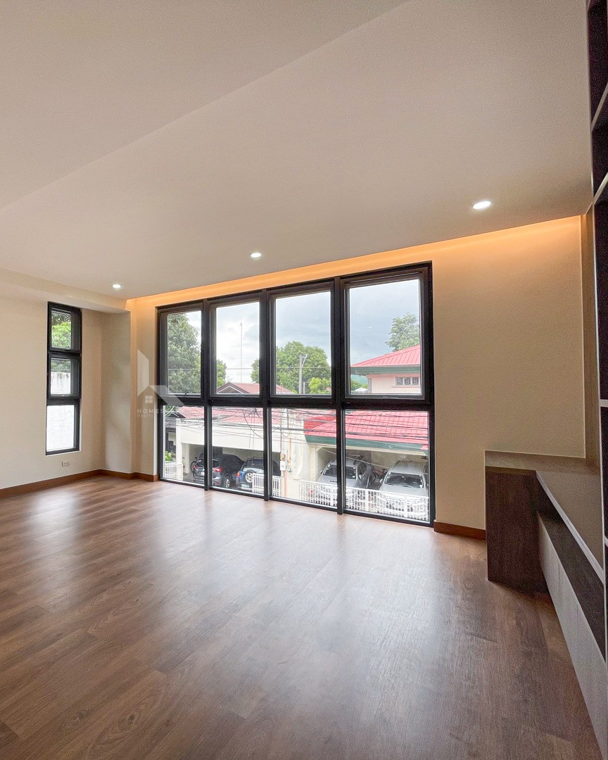 Remarkable Modern Industrial House and Lot in Tahanan Village photo 5