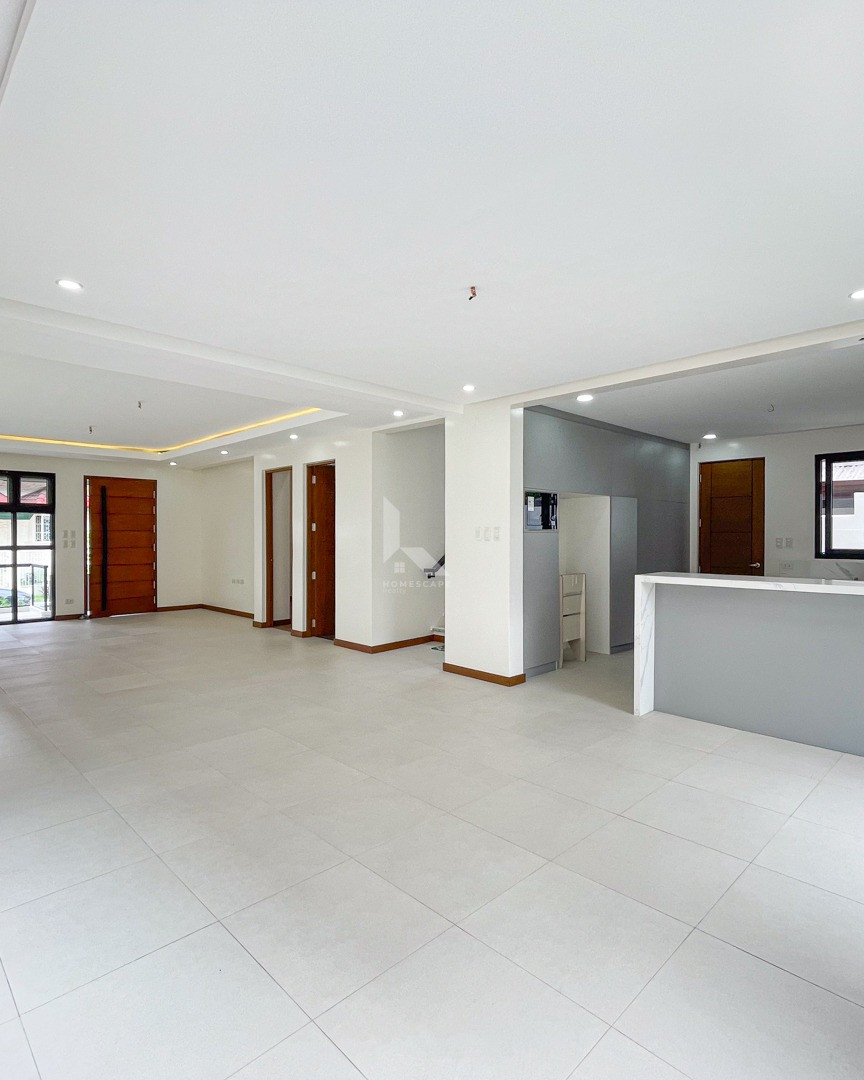 Remarkable Modern Industrial House and Lot in Tahanan Village photo 3