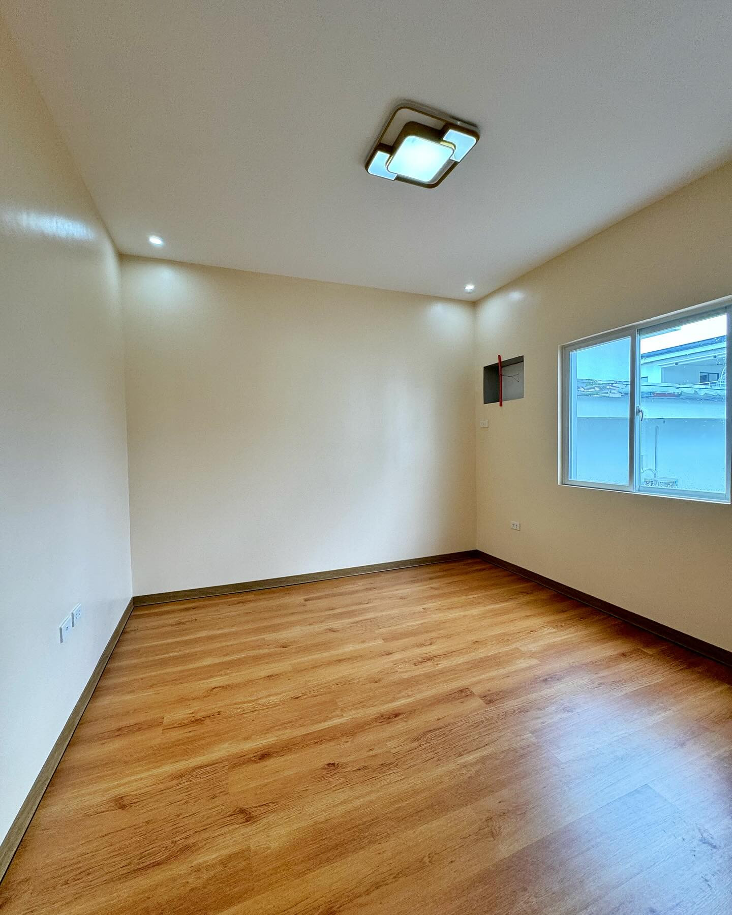 Brand New Modern 3-Storey House for Sale photo 5