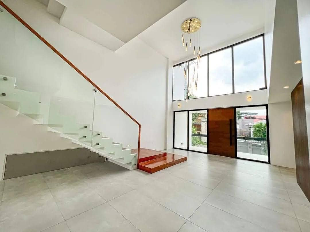 An Astonishing  Brand New House and Lot for Sale in Whiteplains Village photo 3