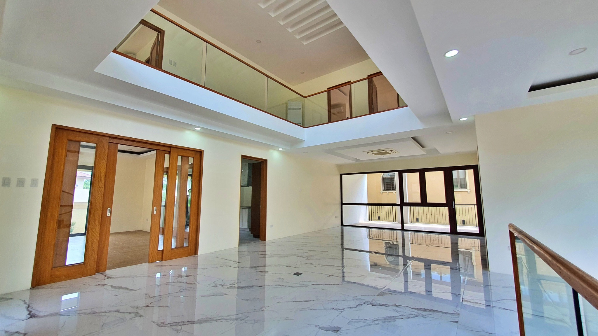 Massive Brand New House in Portofino South photo 3