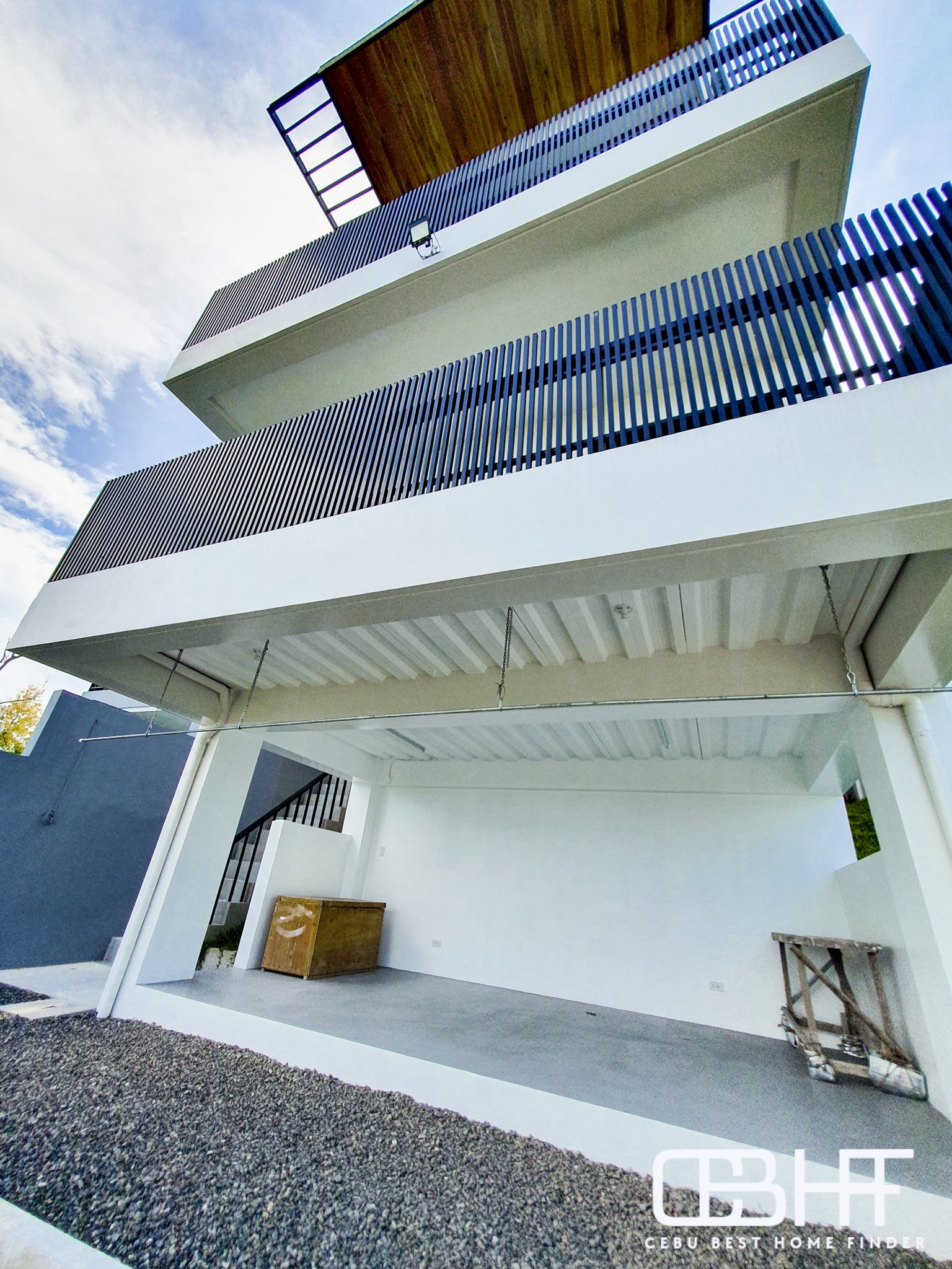 Overlooking & Semi Furnished Modern Tropical House for Sale photo 4