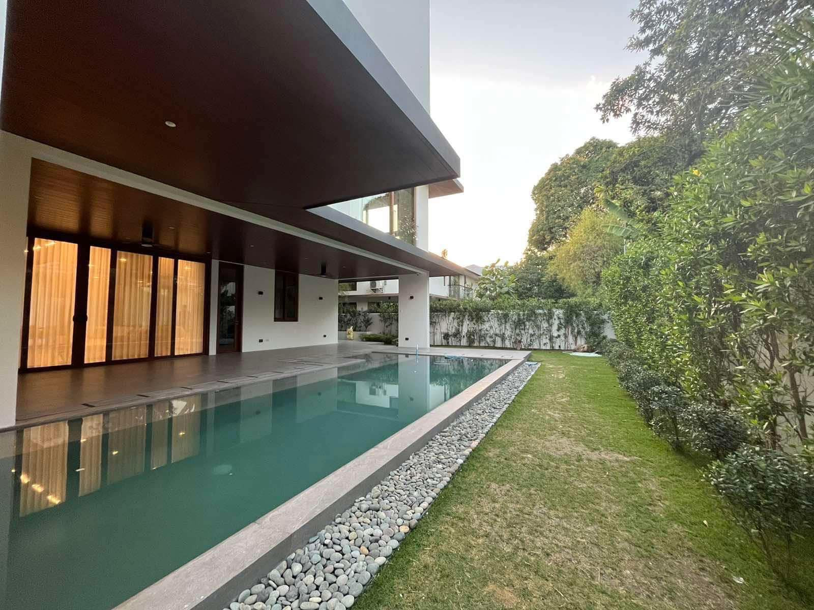 A Top-Tier 5 Bedroom House and Lot for Sale photo 3