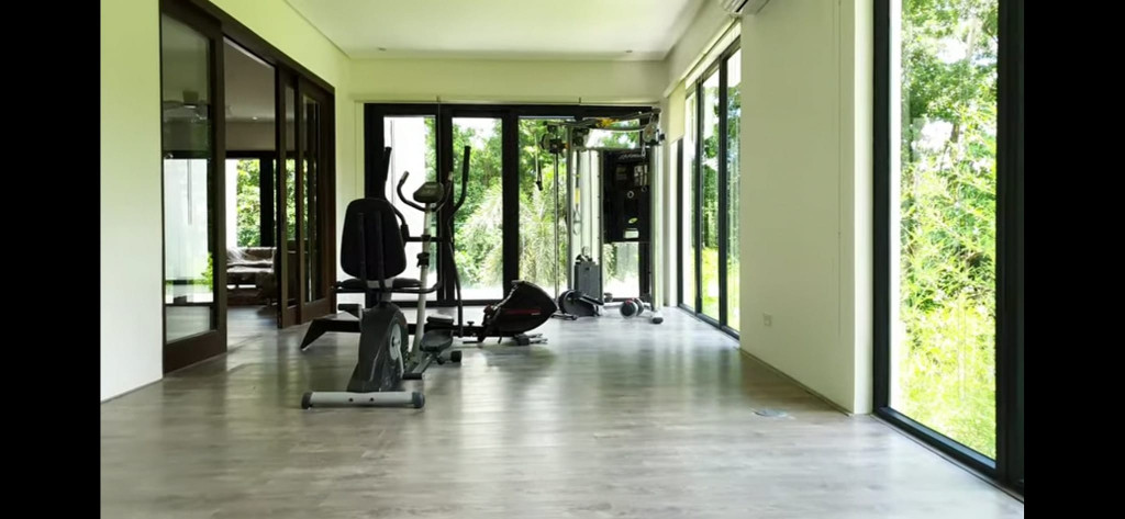 An Elegant 5 Bedroom Home for Sale in Manila Southwoods photo 3