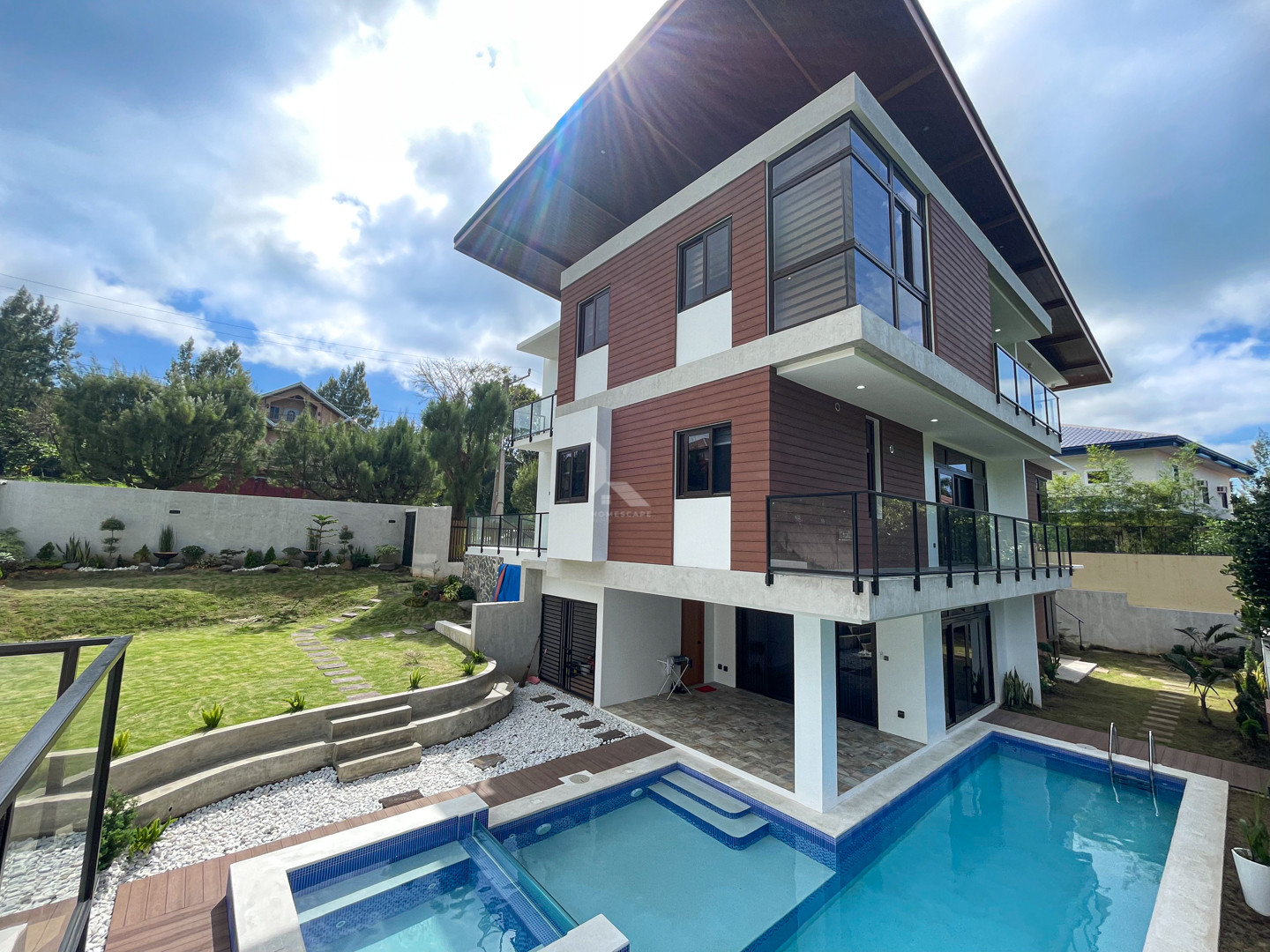 Sophisticated Fully Furnished Vast Modern Asian House and Lot For Sale photo 2