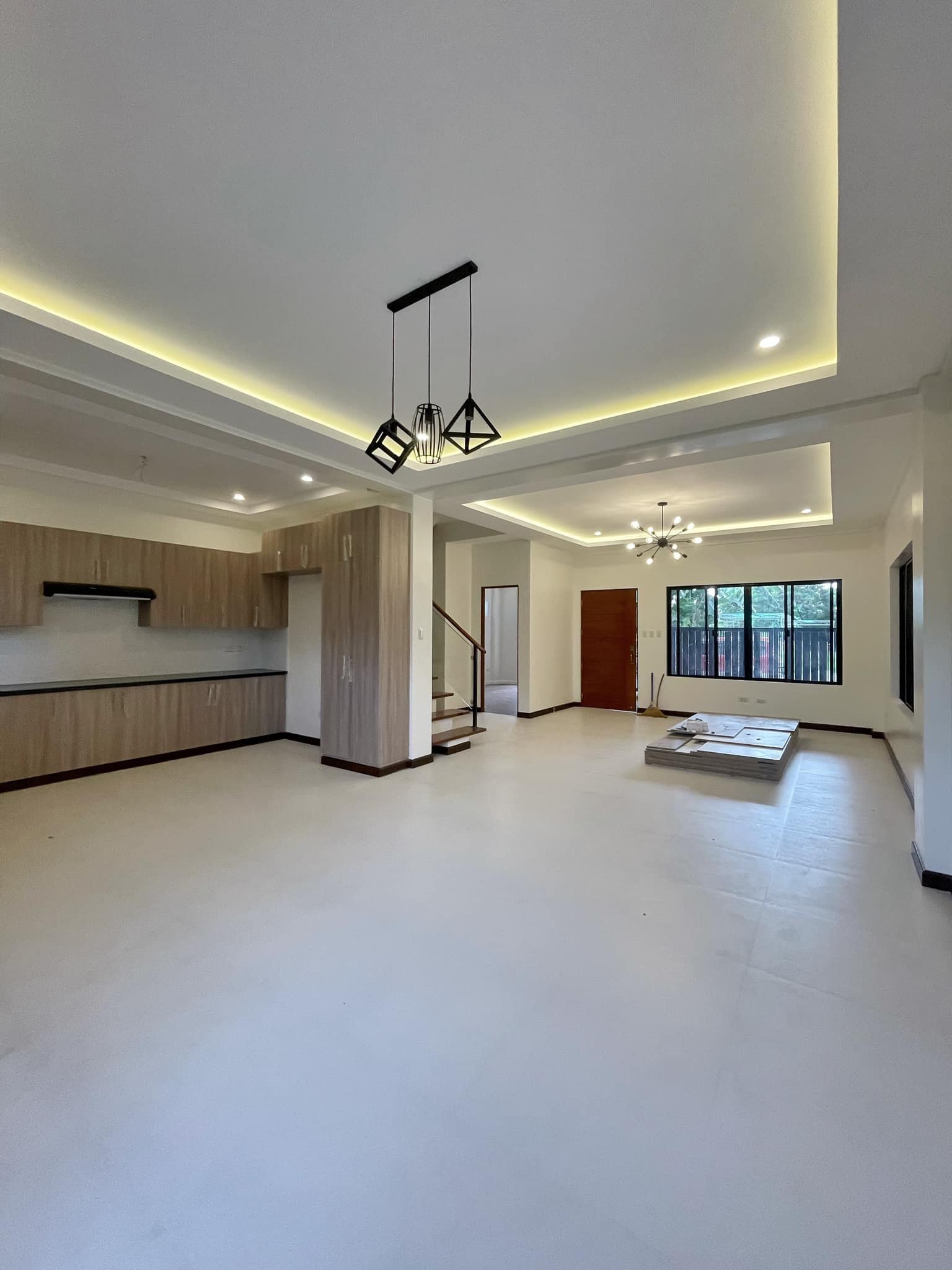 Brand New Modern 3-Storey House for Sale photo 3