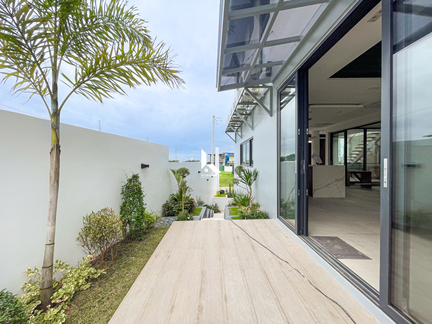 Remarkable Modern Contemporary House and Lot photo 3
