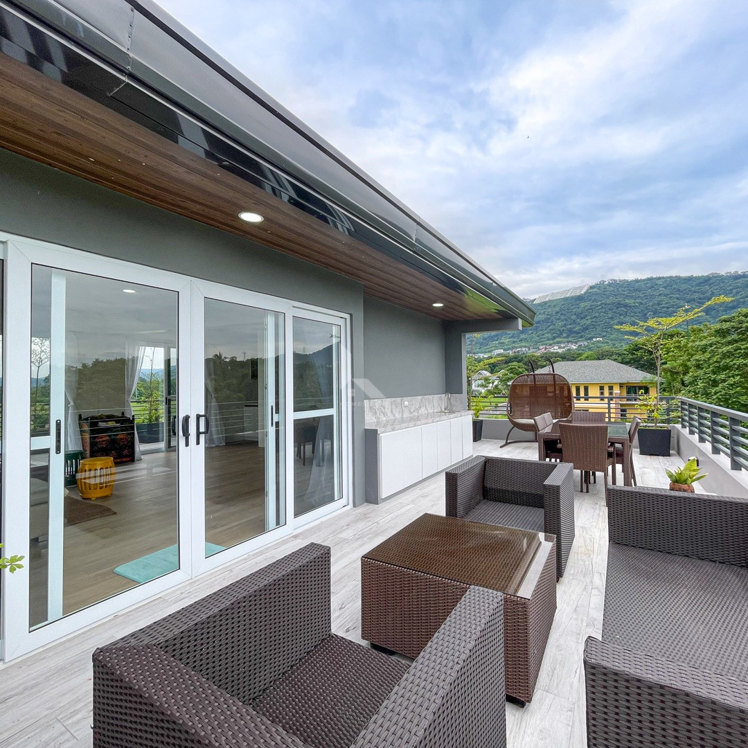 Stunning Modern Home with 360 Overlooking Taal View For Sale photo 3