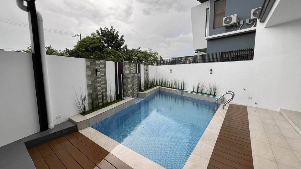 FOR SALE SLEEK BRAND NEW MODERN HOUSE WITH SWIMMING POOL IN ANGELES CITY photo 3