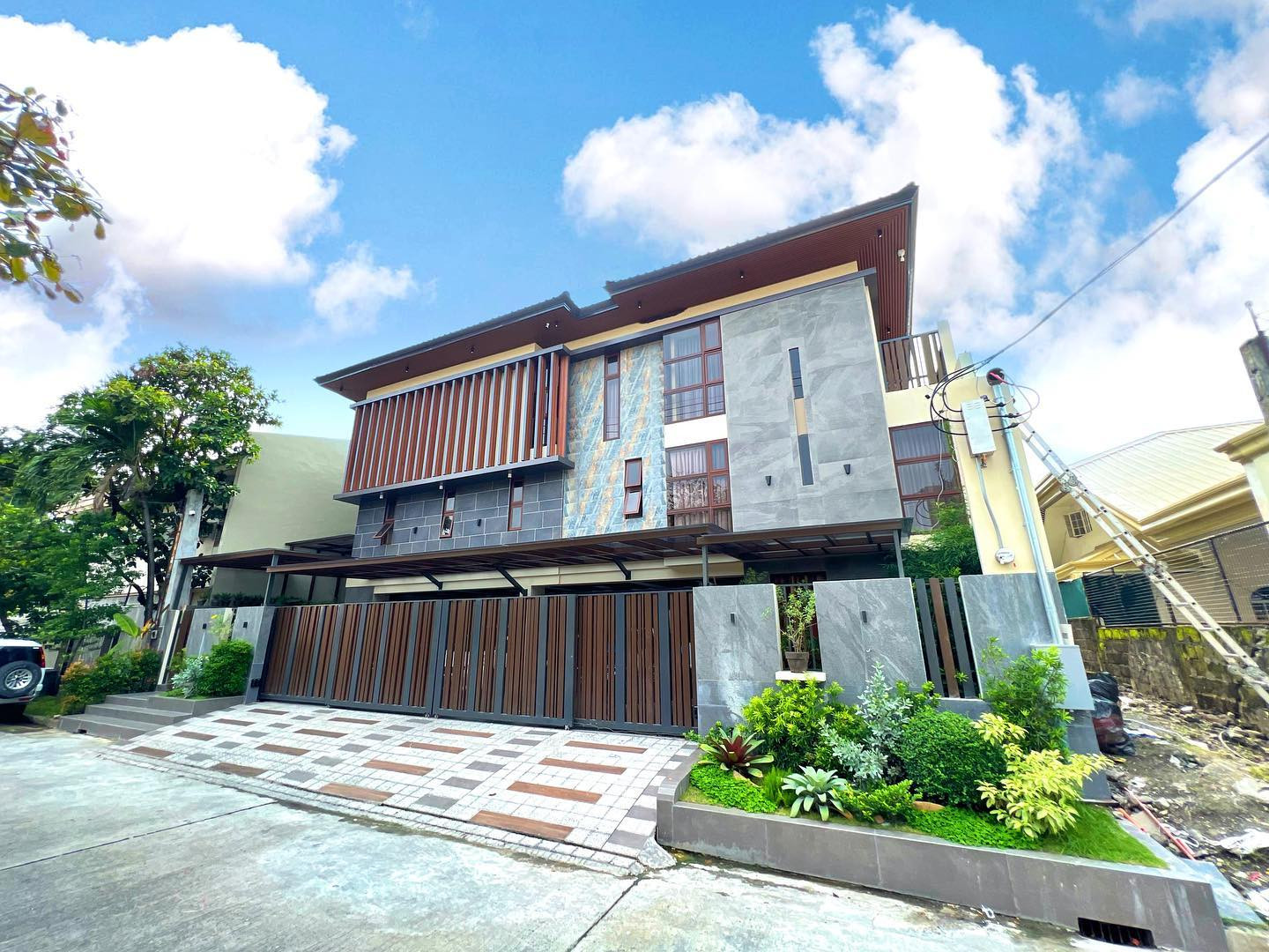 A Statuesque Designer Home in Multinational Village photo 1