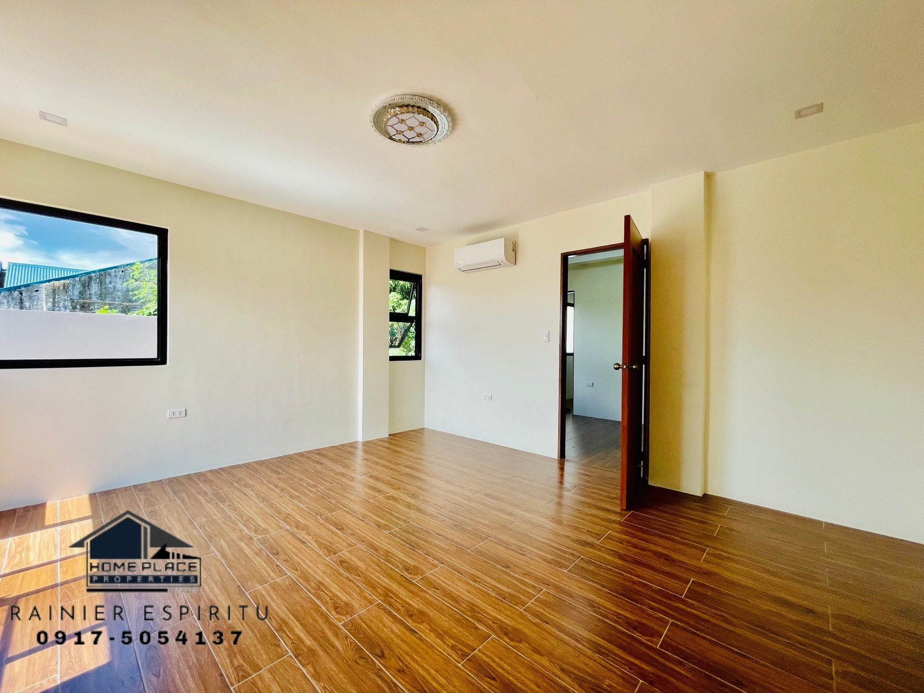 Striking Brand New Single Detached for Sale in Multinational Village photo 4