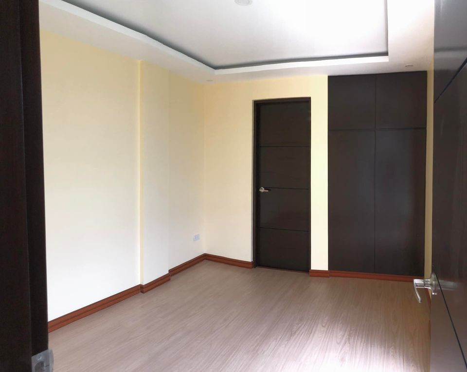 Greenwoods House and Lot for Sale Brand New photo 5