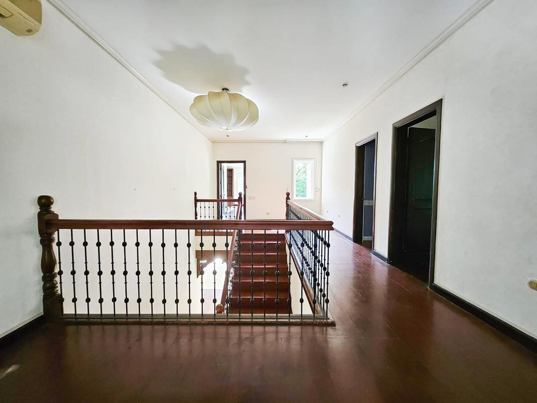 A Spectacular Spacious Family Home for Sale in Ayala Alabang photo 4