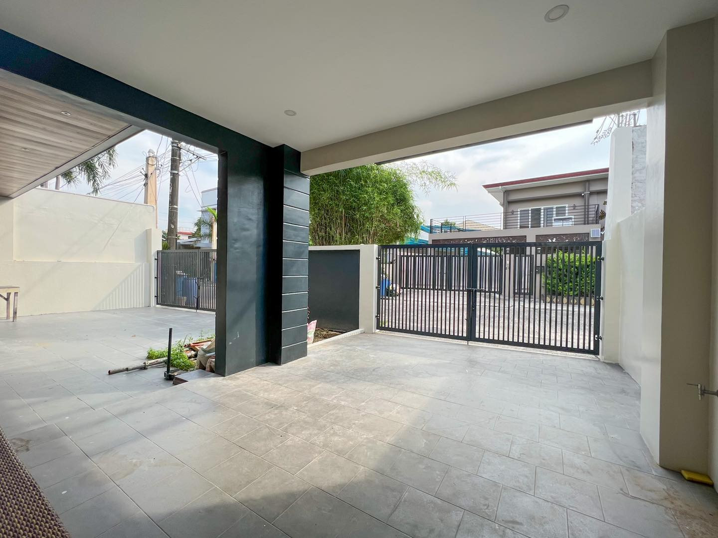 Modern Contemporary with Swimming pool in Filinvest East, Marcos Highway photo 4