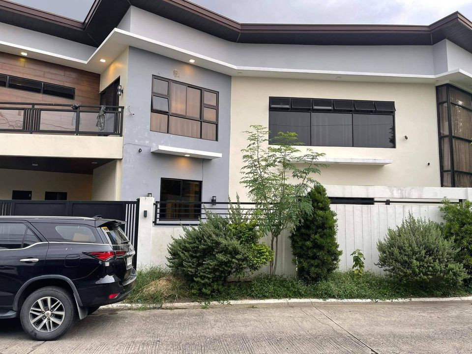 Modern Corner House and Lot For Sale in BF Homes Las Pinas photo 2