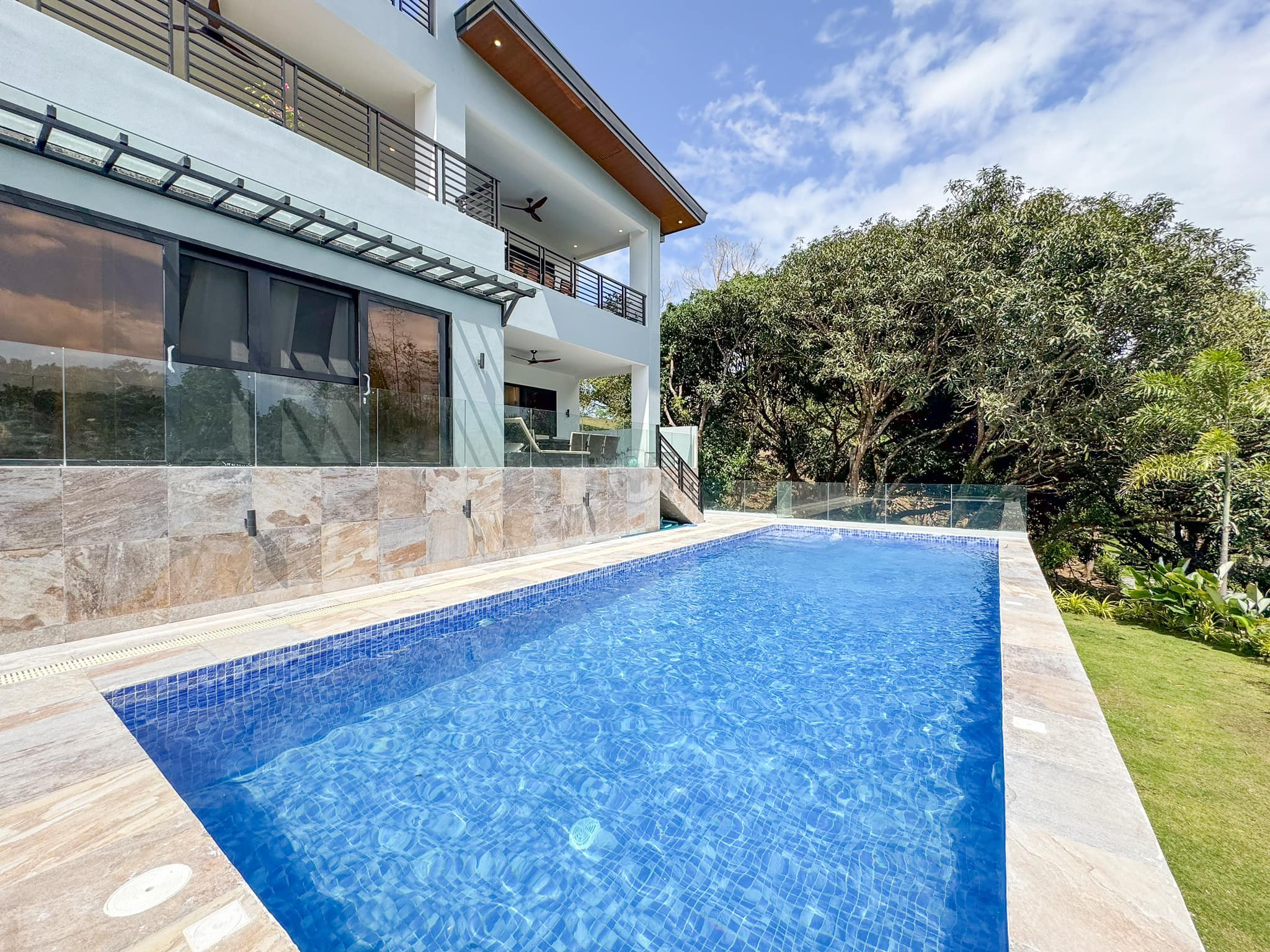 A Stately 5 Bedroom House and Lot for Sale in Ayala Westgrove Heights, photo 2