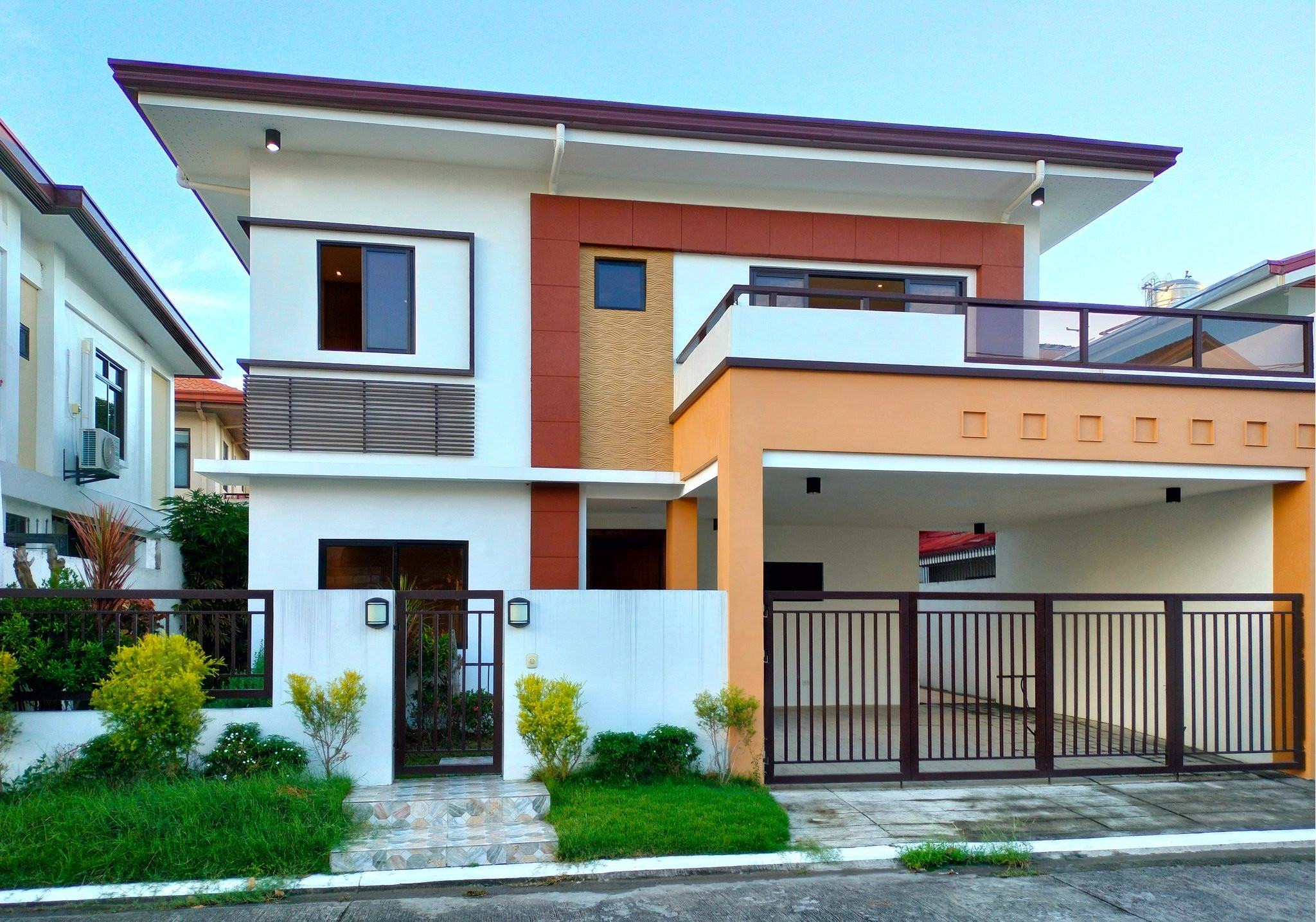 Modern 2-storey Home for Sale photo 1