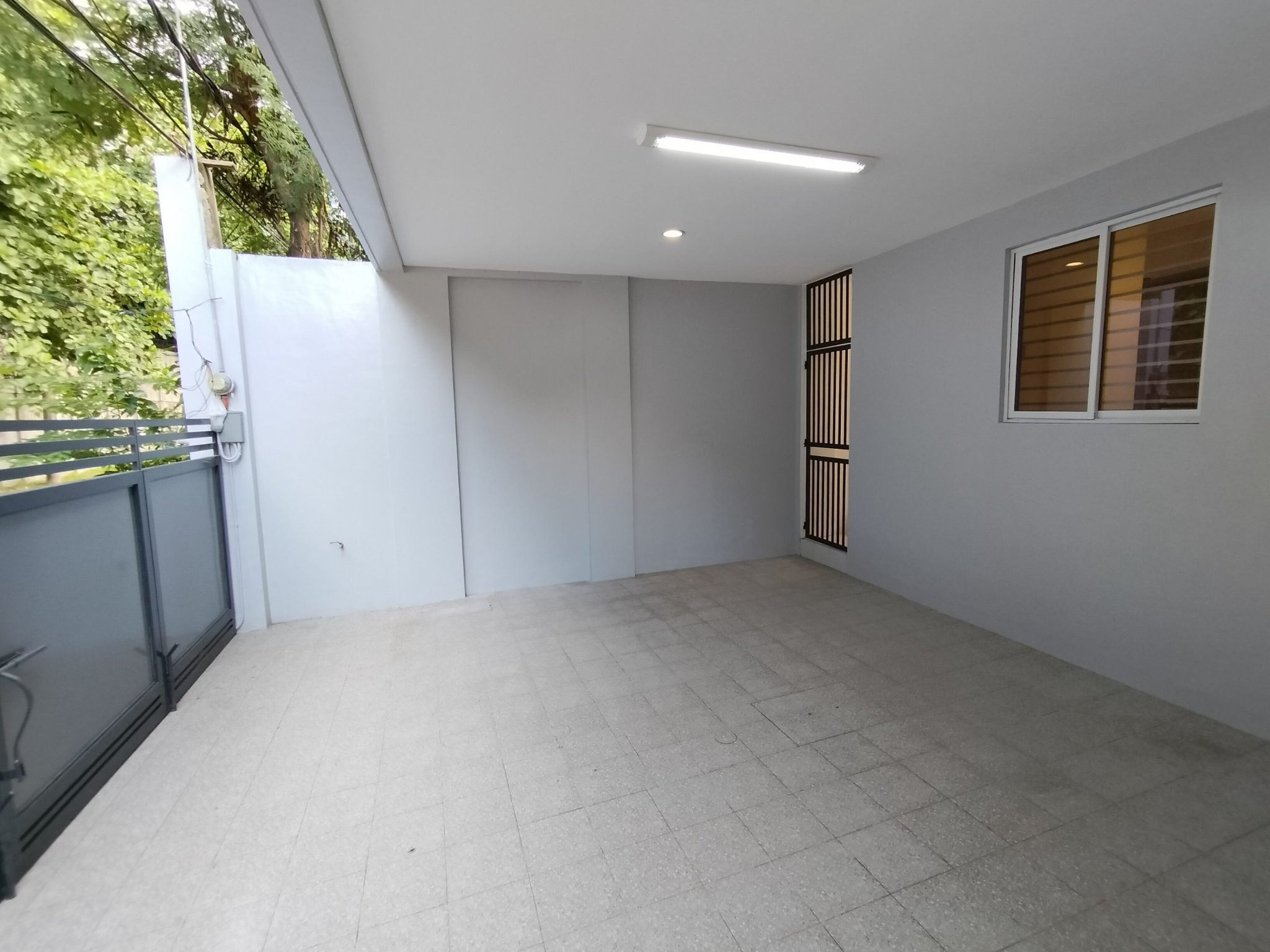 Brandnew Minimalist House For Sale photo 2