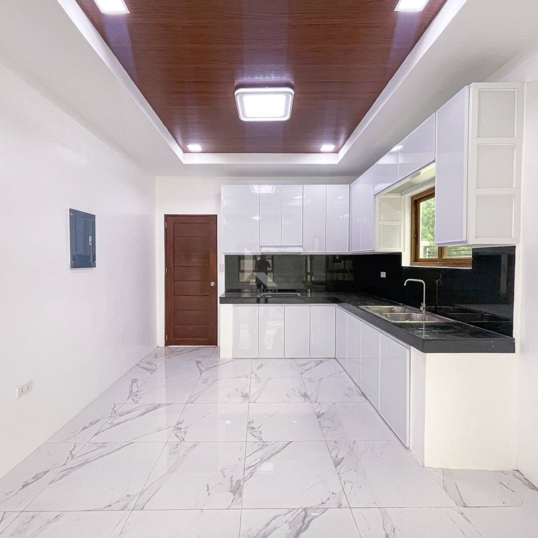 Pleasing Modern Contemporary House and Lot For Sale photo 4