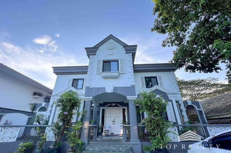 Capitol Hills Golf Subdivision | Well Maintain 3 Bedroom 3BR Modern French style photo 1