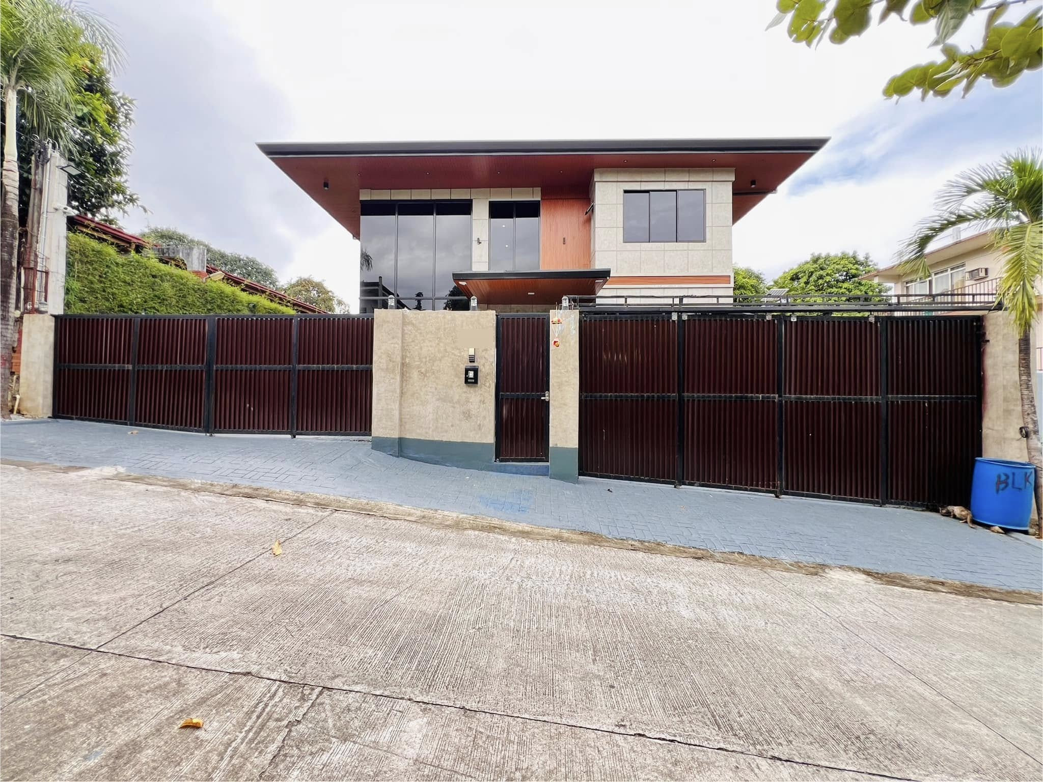 Own this Cozy Preowned 2-Storey House in Beverly Hills Subdivision photo 3