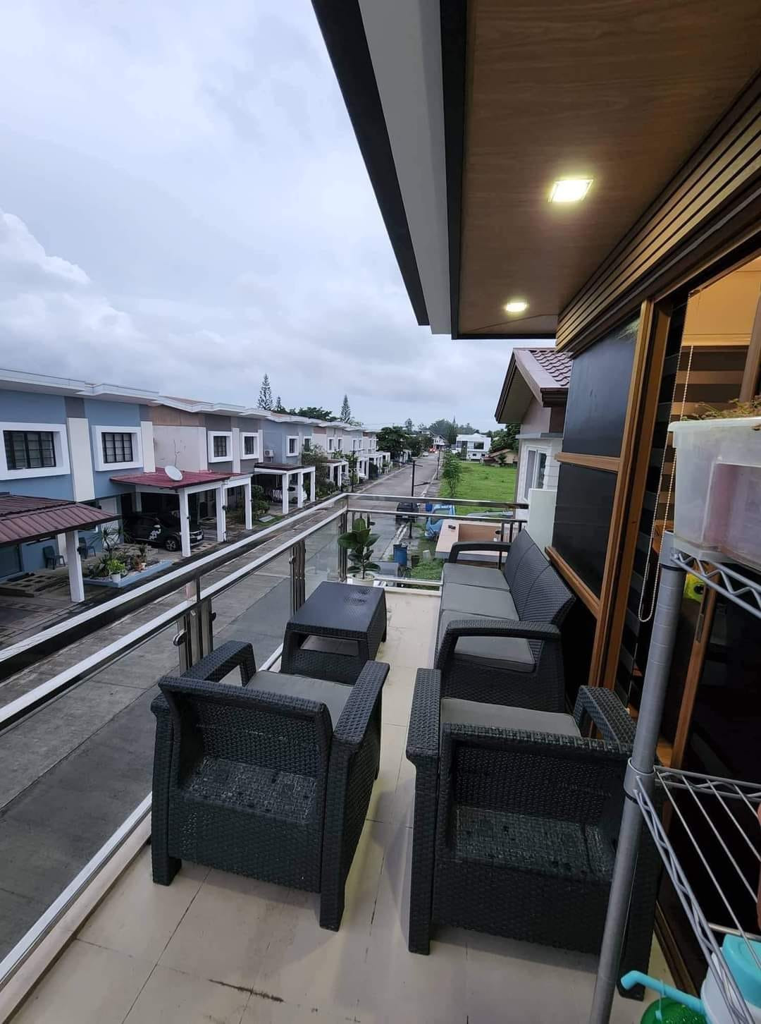 This modern and luxurious home photo 2