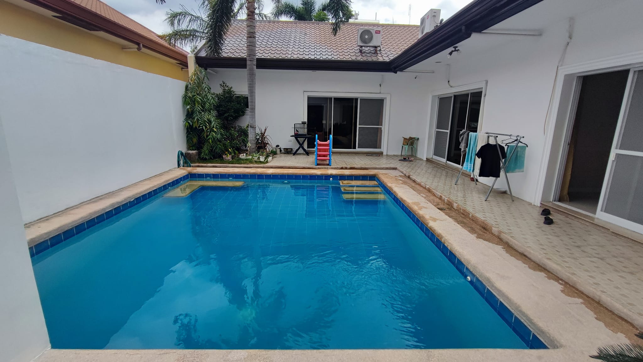 PRE-OWNED BUNGALOW HOUSE WITH POOL FOR SALE/LEASE photo 2