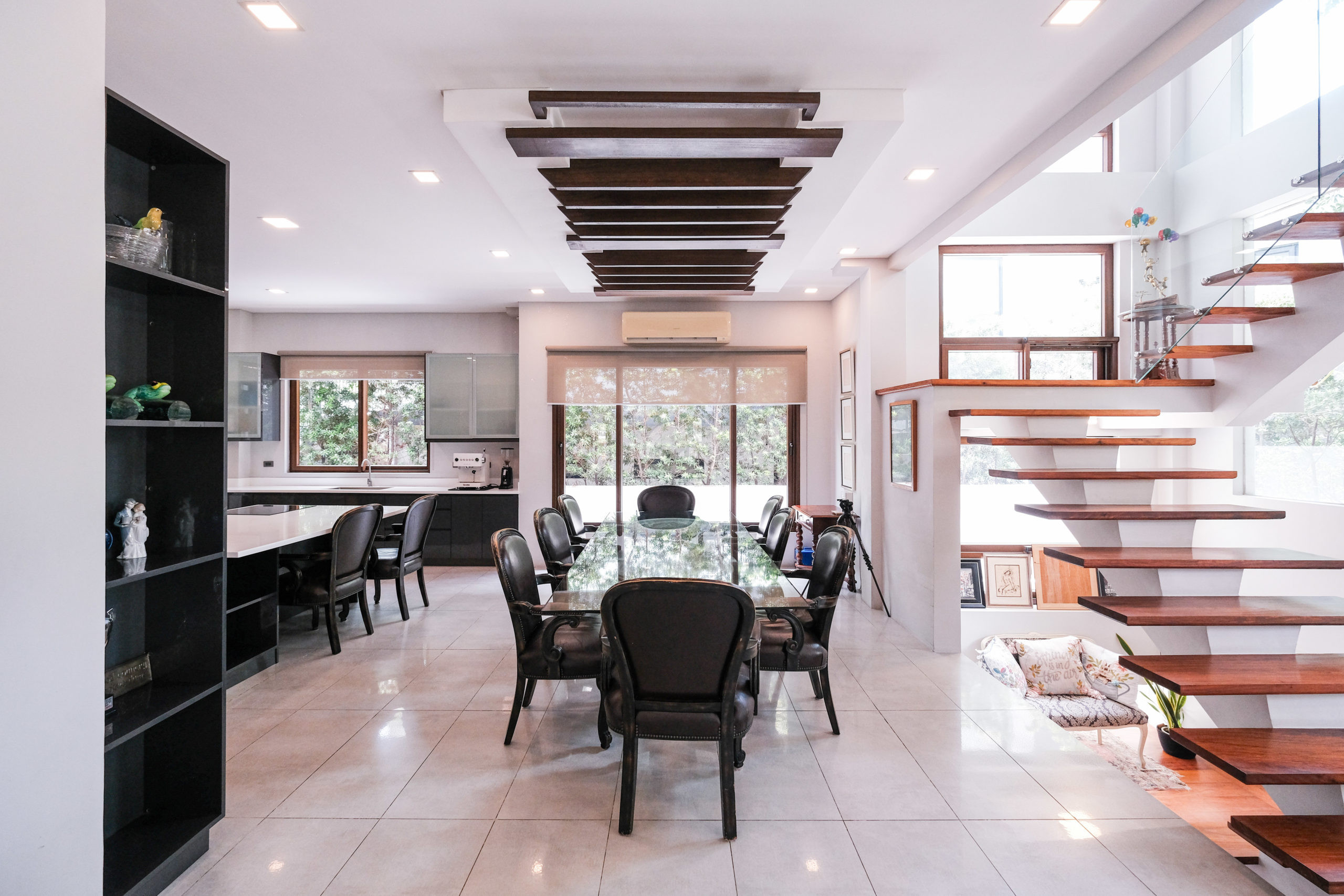Enchanting 4-Bedroom House and Lot for Sale photo 4