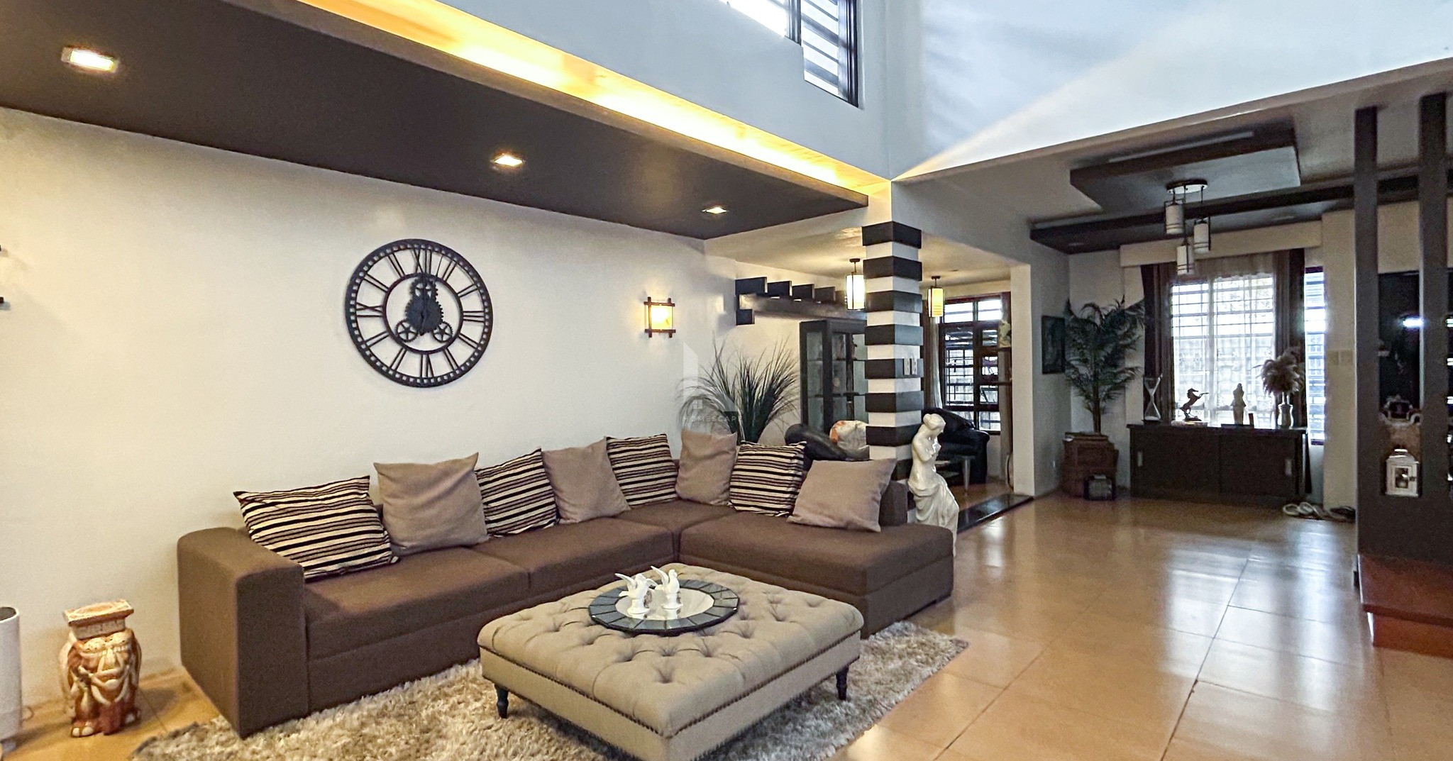 Spacious House and Lot For Sale in Town and Country Executive Village photo 2