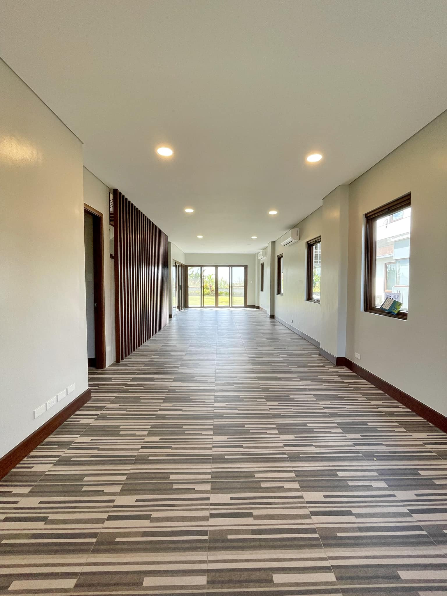 Brand new Modern House w/ Overlooking View of Metro Manila photo 5