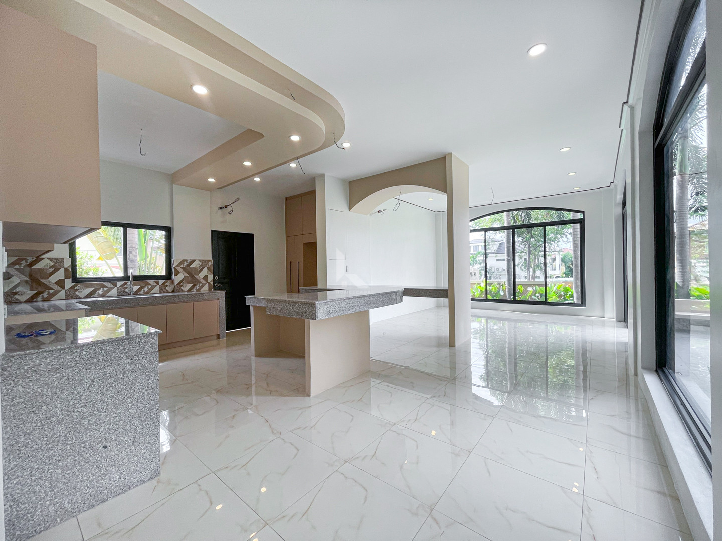 Magnificent Modern Mediterranean Home in Portofino Heights photo 4