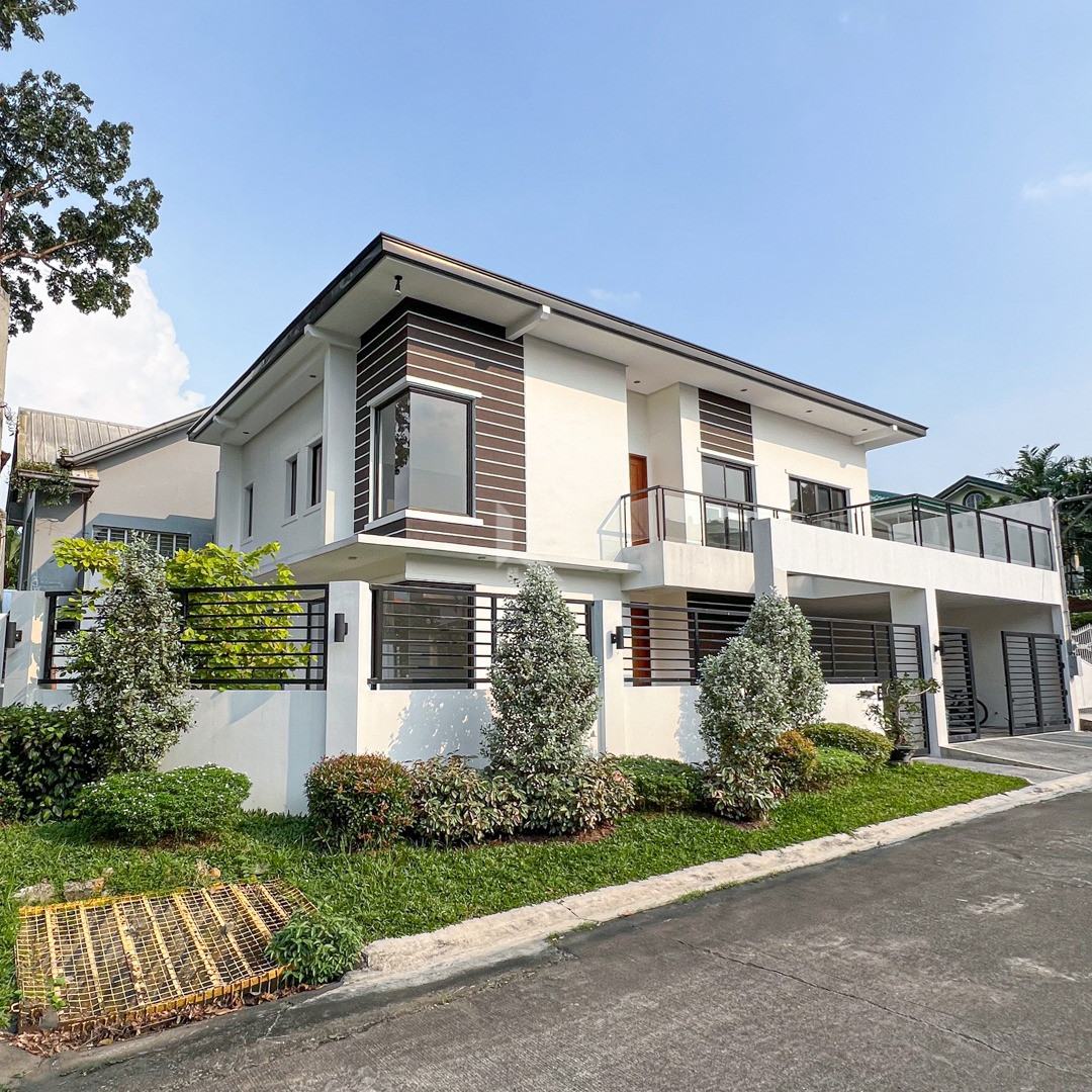 Cozy Contemporary House and Lot For Sale photo 1