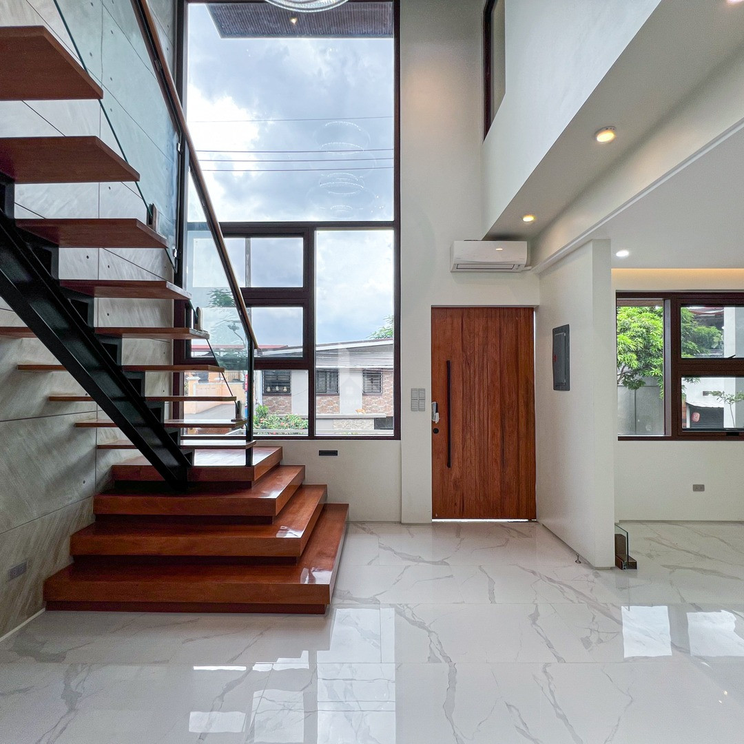 Sophisticated Modern Contemporary House and Lot For Sale photo 3
