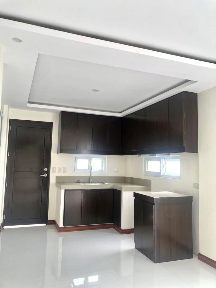 Greenwoods House and Lot for Sale Brand New photo 4