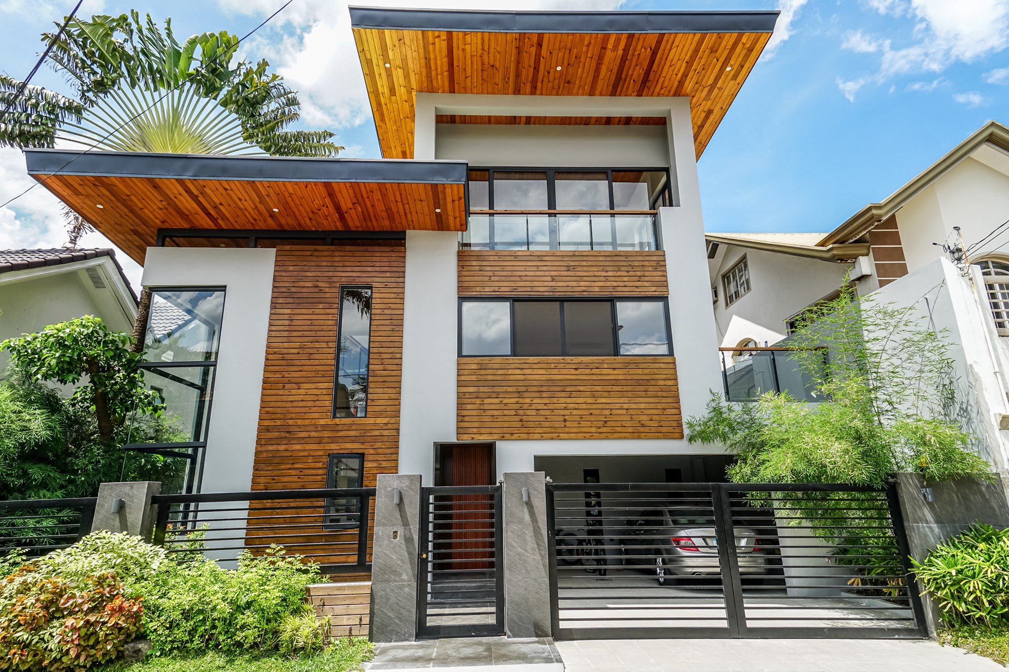 STUNNING HOUSE photo 1
