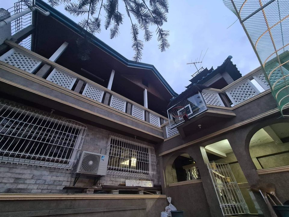 Newly Renovated Big House at Roxas District Quezon City photo 2