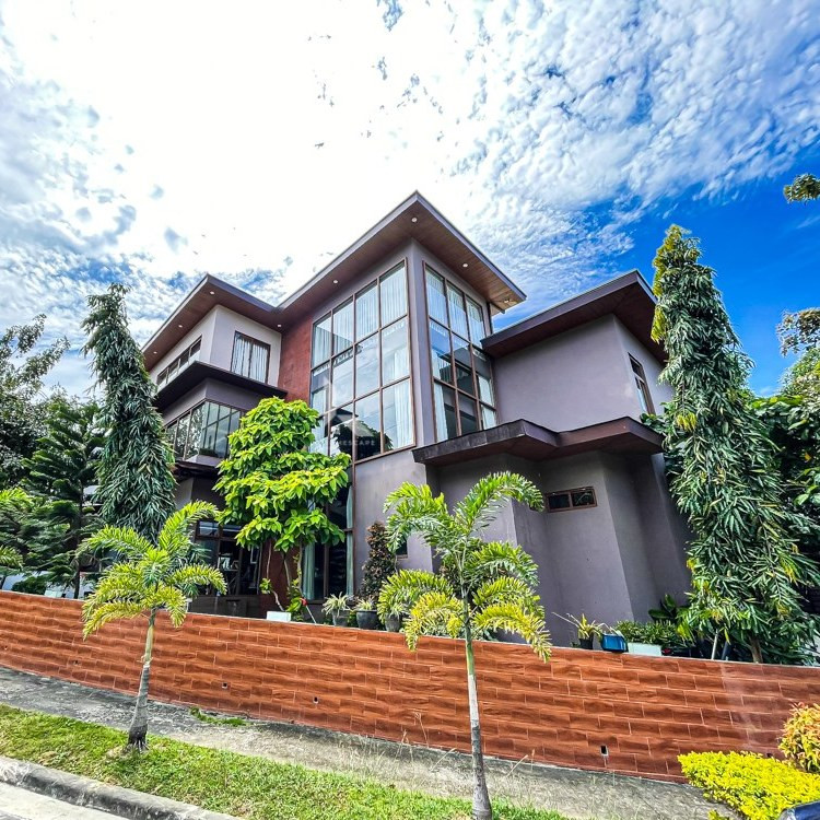Prime Modern Tropical 3-Storey House For Sale photo 4