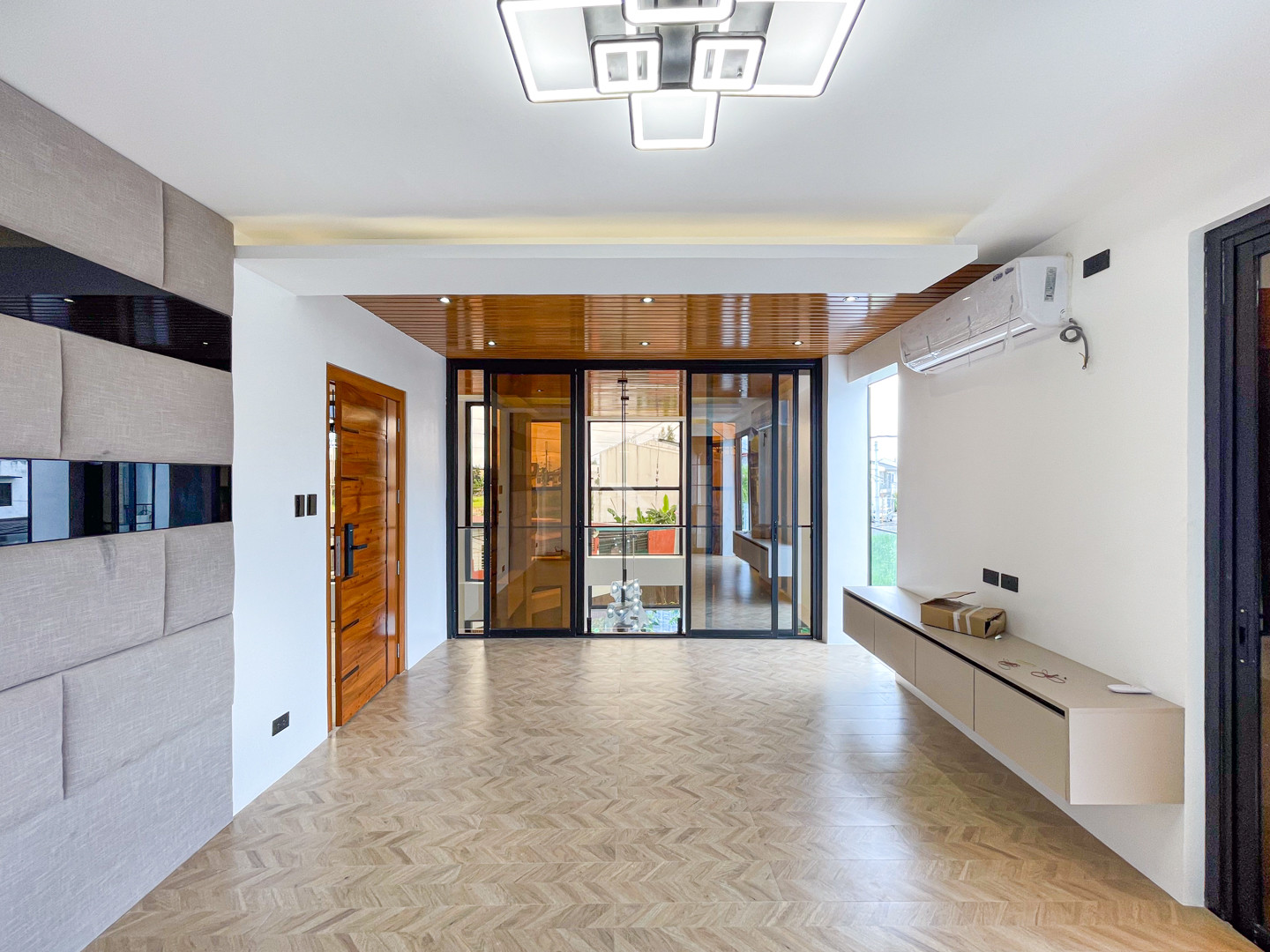Superb Modern Contemporary Corner House and Lot For Sale photo 5