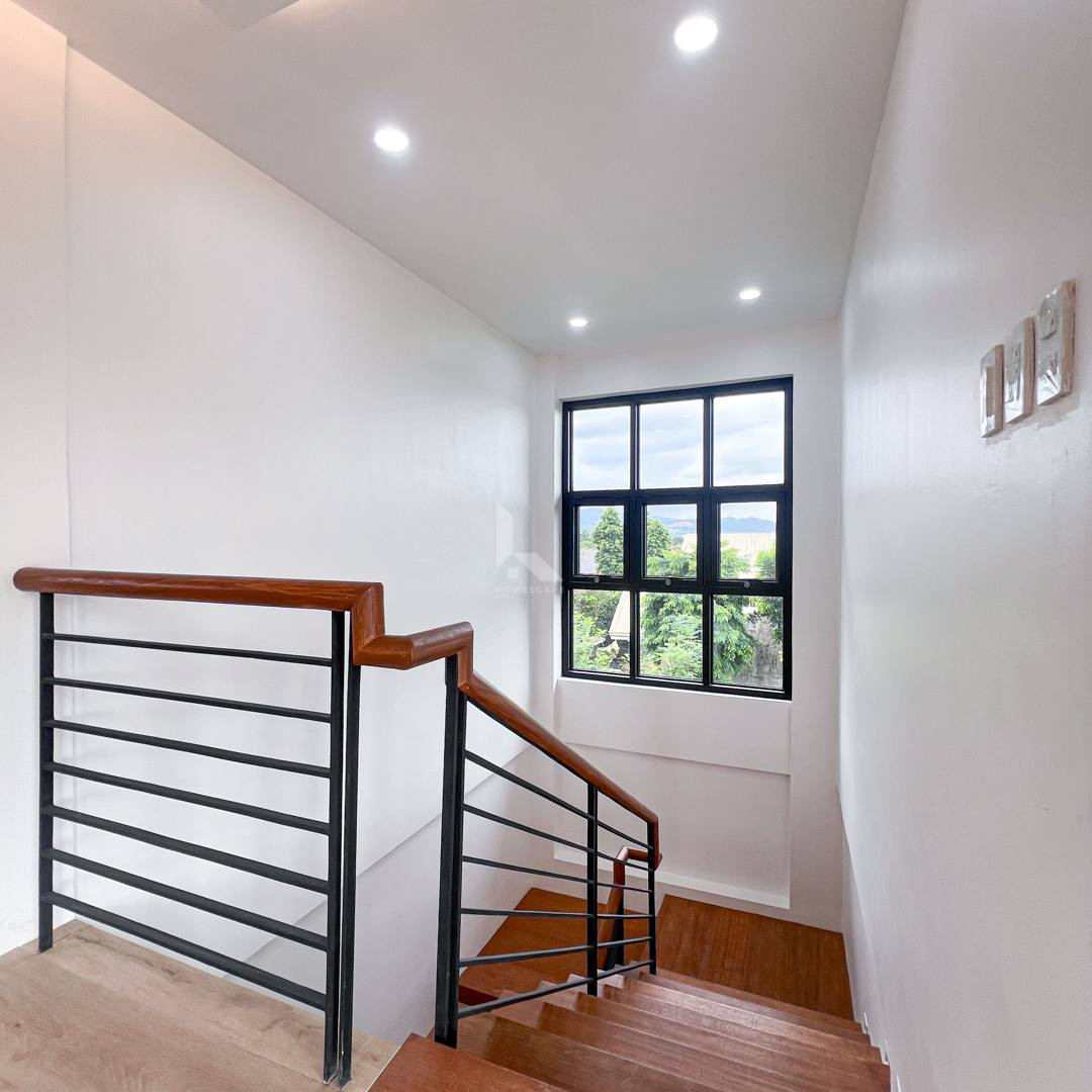 Sophisticated Modern Contemporary House and Lot For Sale photo 5