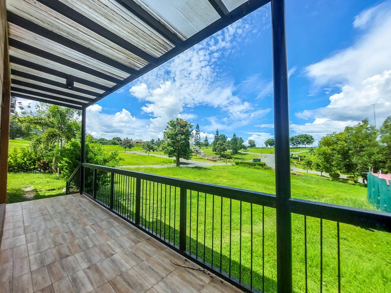 2 Storey Home for sale in Tagaytay Highlands photo 1