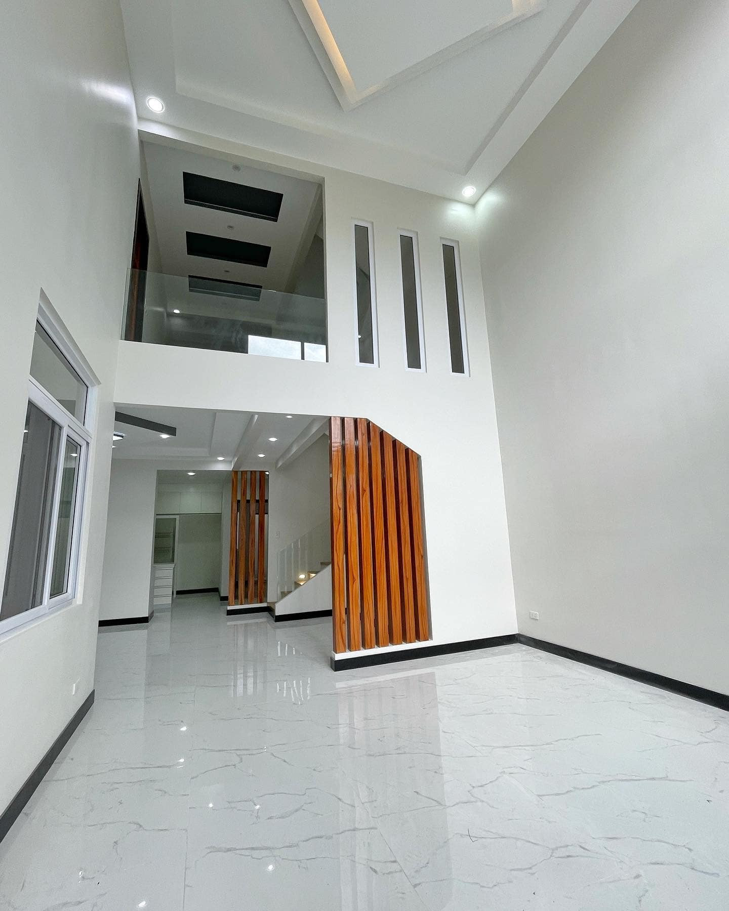 Beautiful Brand New 3-Storey House for Sale in Greenwoods Executive Village photo 1