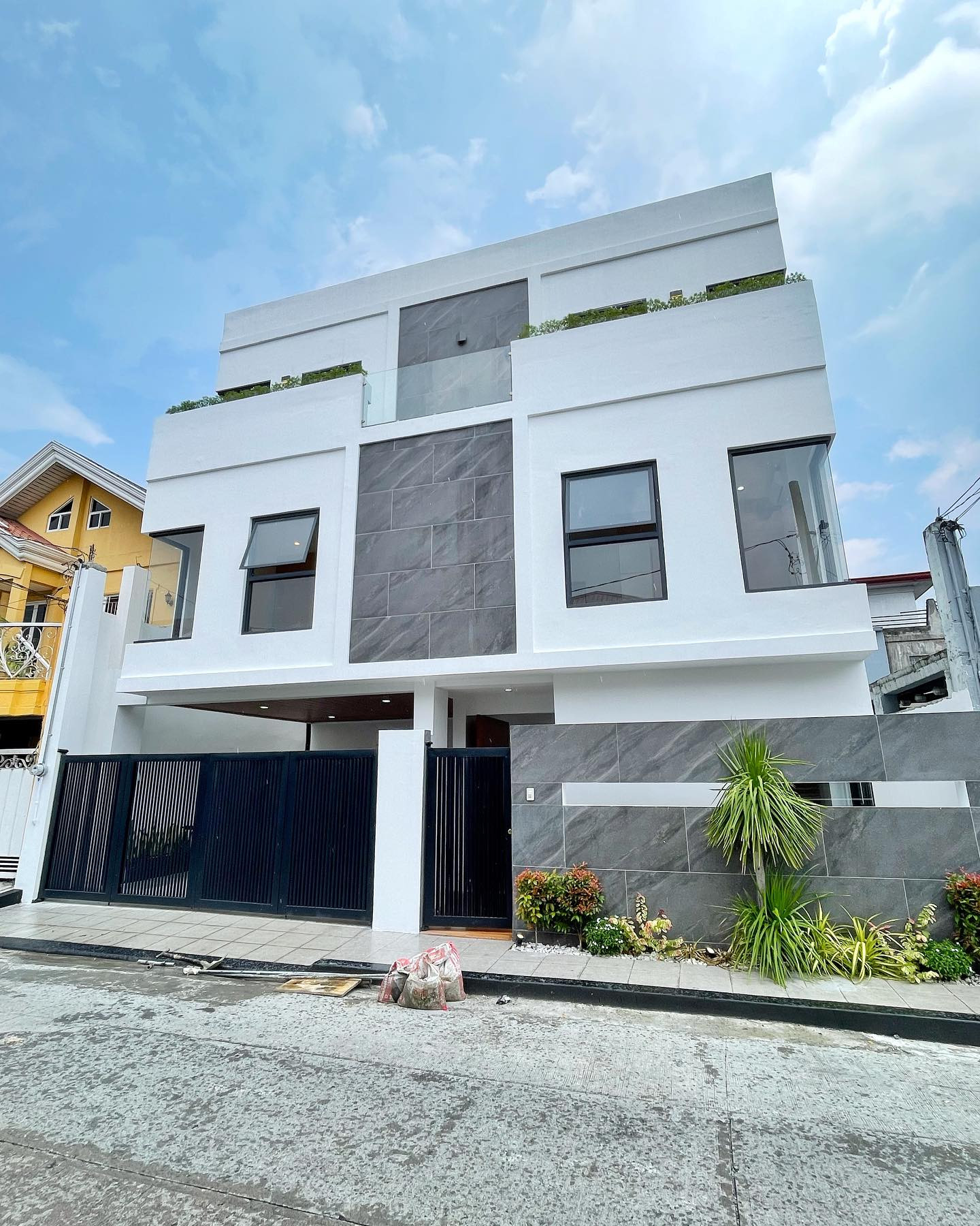 Brand New Modern Tropical House for Sale in Greenwoods Executive Village photo 1
