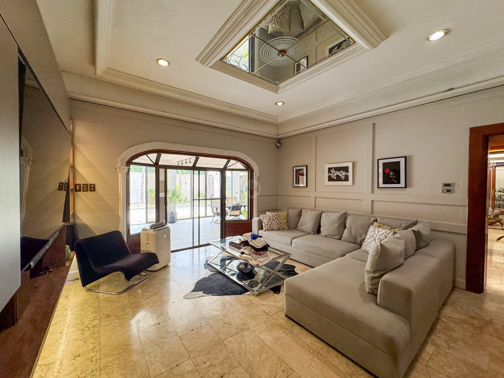 Brilliant 4-Bedroom House for Sale near Congressional Ave, QC photo 4