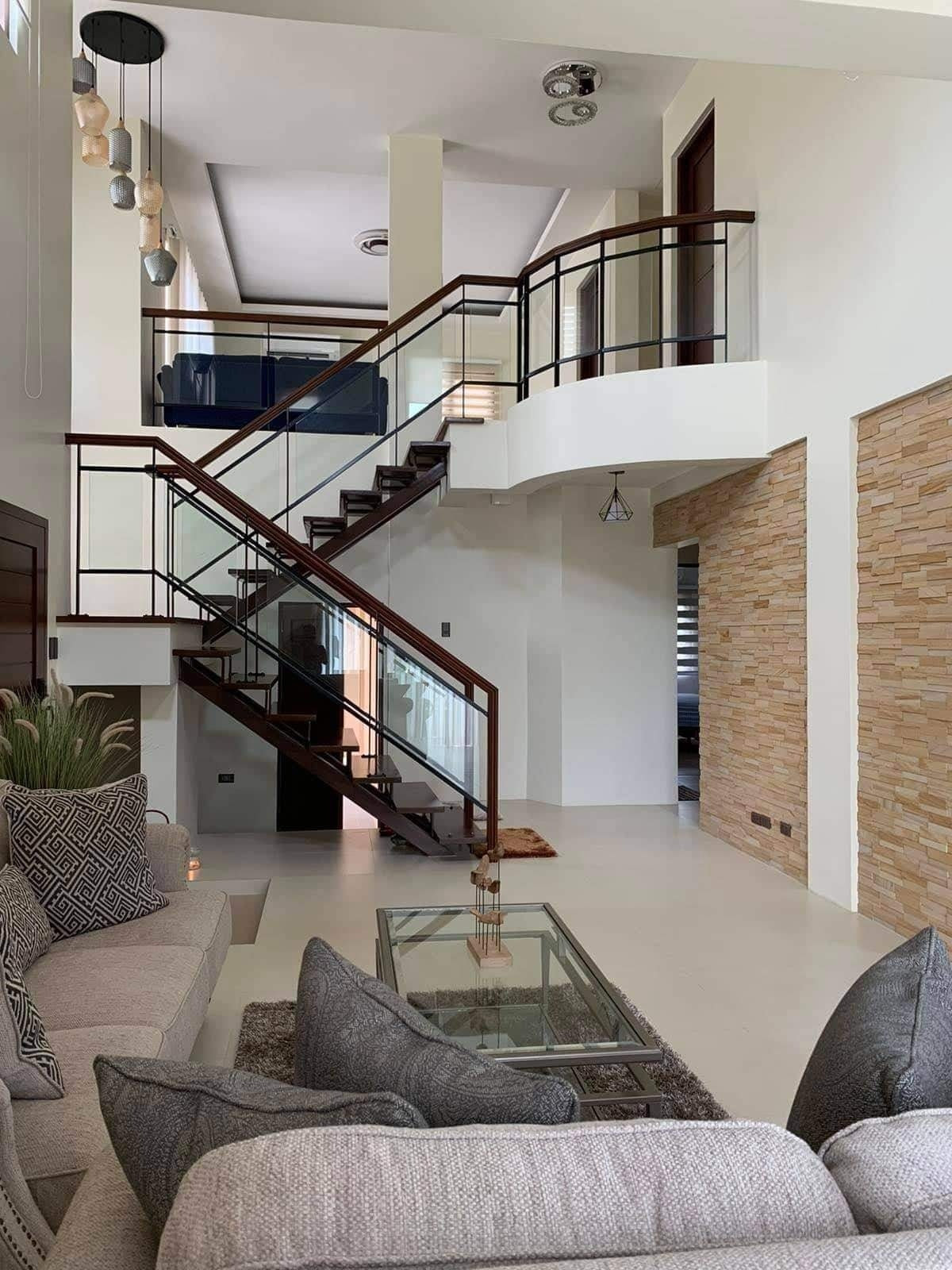 PORTOFINO HEIGHTS LUXURY HOME photo 3