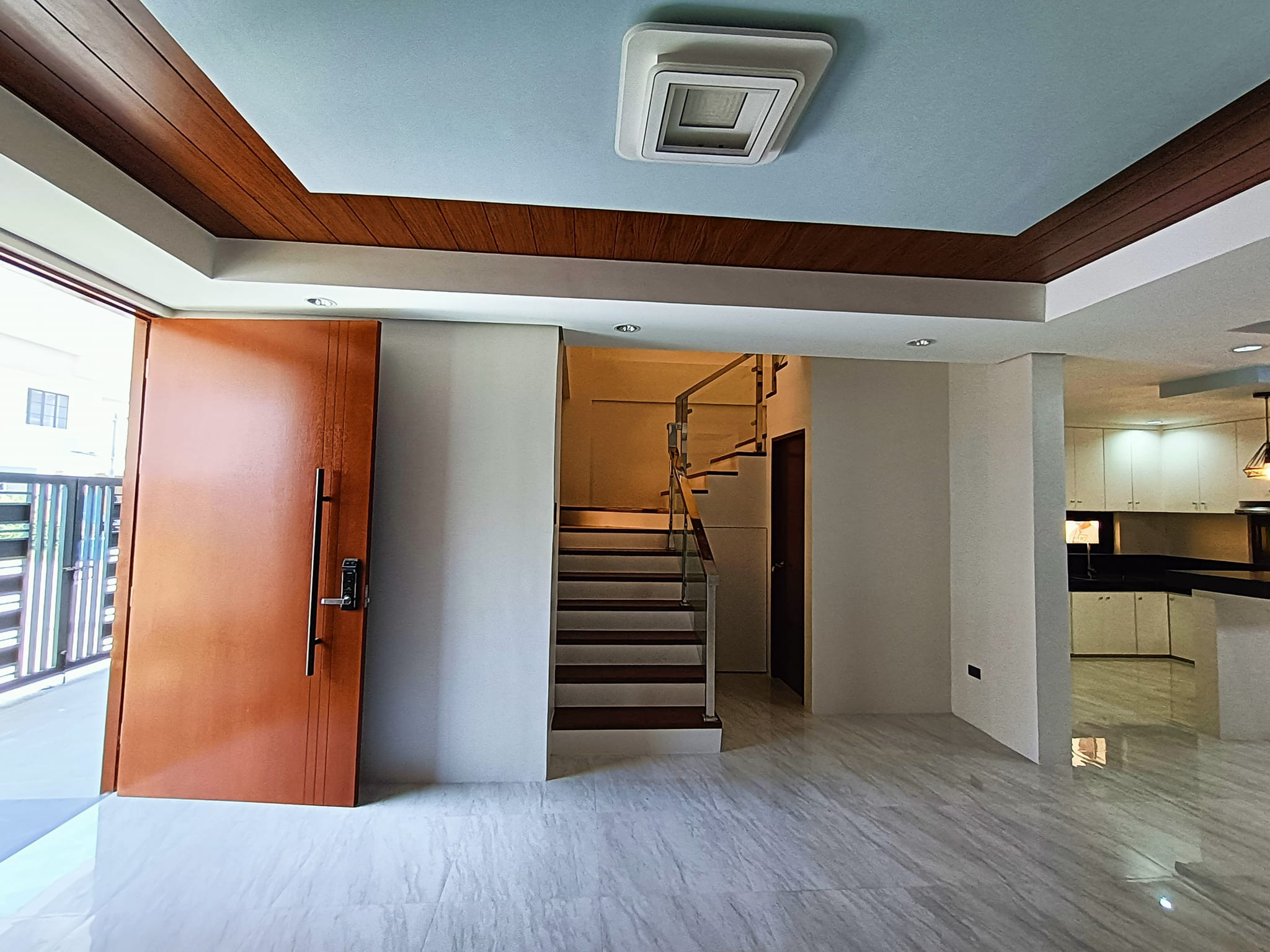 BRANDNEW MODERN HOUSE FOR SALE W/ POOL IN ANGELES CITY NEAR KOREAN TOWN photo 5