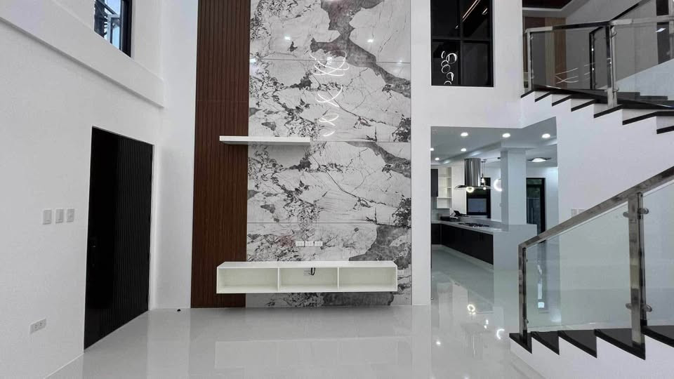 FOR SALE SLEEK BRAND NEW MODERN HOUSE WITH SWIMMING POOL IN ANGELES CITY photo 5